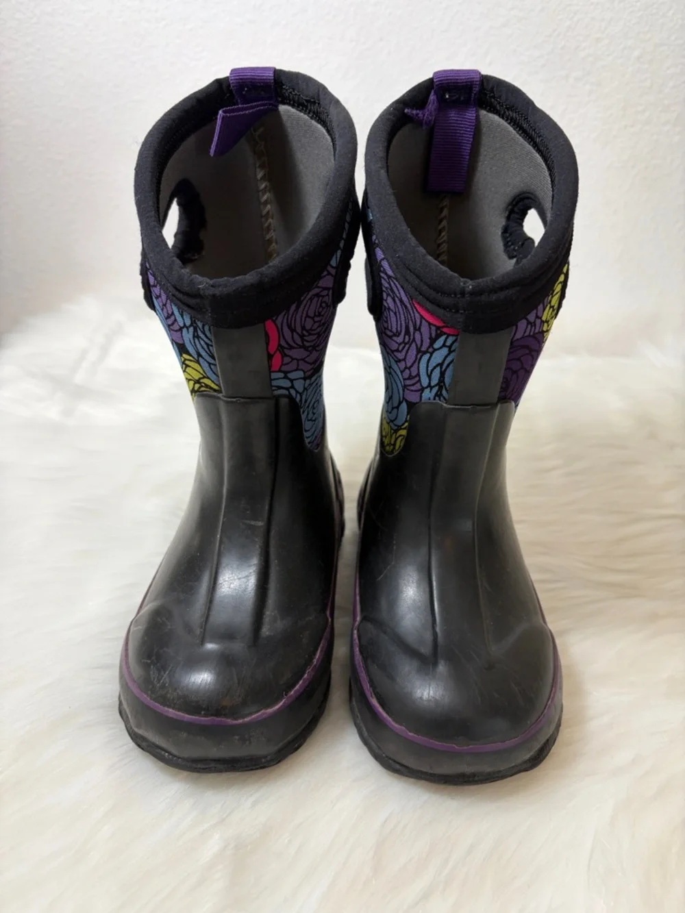 BOGS Classic Black Rosey Floral Pull-On Rain Snow Boots